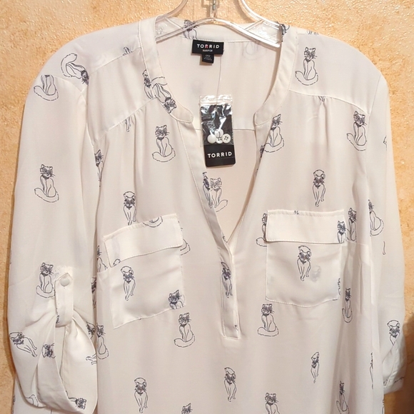 torrid Tops - Torrid NWT 00/10 M/L Cat Sheer Top